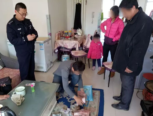 17萬當垃圾丟掉：驚慌失措！全家上陣翻找垃圾桶