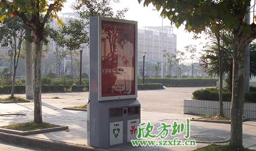   廣告垃圾箱驚艷亮相廣東汕頭街道。