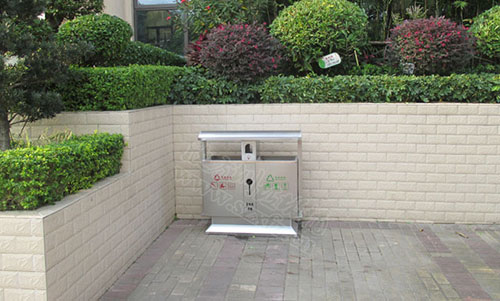 校園沒有垃圾桶，反而更整潔