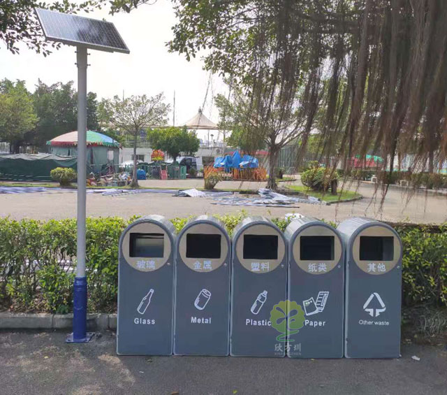 新款多分類(lèi)果皮箱垃圾分類(lèi)收集容器太陽(yáng)能供電，智能滿溢功能通過(guò)平臺(tái)遠(yuǎn)程終端提醒